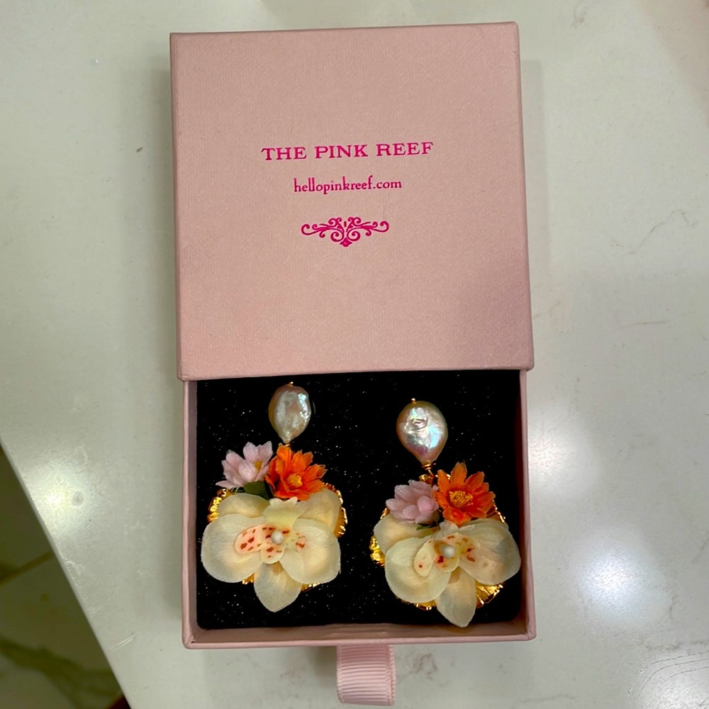 The Pink Reef hand cut orchid earrings. Beautiful … retail $125. Worn once.